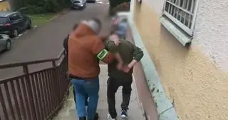 Mężczyźni weszli do domu 89-latki i okradli ją