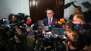 Hołownia "jako pierwszy zdezerterował". "Zostawił nas, kiedy zaczęliśmy szorować po dnie"