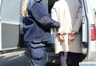 Była agresywna w autobusie, zaatakowała też ratowników medycznych