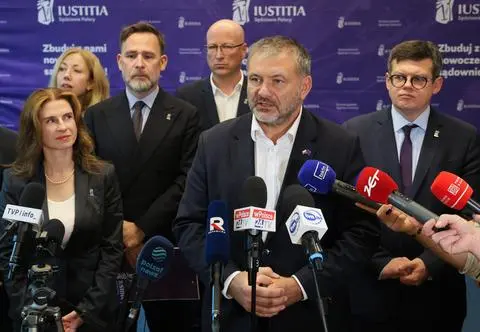 "Jeżeli pan myśli, że mnie wyprowadzi z równowagi, to przykro mi"