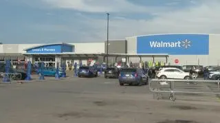 Atak nożownika na terenie sklepu sieci Walmart
