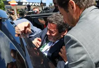 Lider partii "otruty"? Fala spekulacji i komunikat szpitala