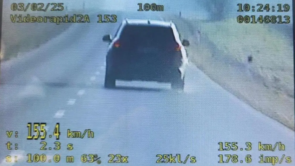 Na drodze z ograniczeniem 90 km/h, ona pędziła ponad 150