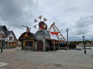 Park rozrywki Hossoland w Brojcach