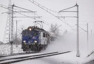 Uruchomił hamulec ręczny w pociągu, został zatrzymany. Miał przy sobie rosyjskie dokumenty