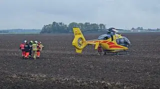 Jedną z poszkodowanych dziewczynek przetransportowało do szpitala Lotnicze Pogotowie Ratunkowe