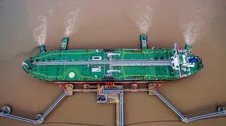 Iran wysłał miliony baryłek ropy do sojusznika