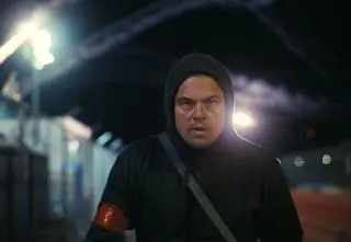 Groteskowo przyjemny i boleśnie precyzyjny portret współczesności. DiCaprio w roli życia