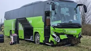 W autobusie podróżowały 24 osoby, pięć trafiło do szpitalu
