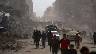 Życie wraca do miasta Gaza