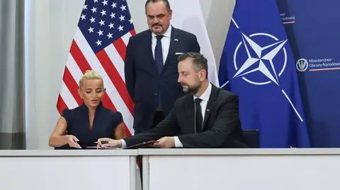 Wicepremier, minister obrony narodowej Władysław Kosiniak-Kamysz, podsekretarz stanu ds. kontroli zbrojeń i bezpieczeństwa międzynarodowego USA Brent T. Christensen oraz wiceprezes BKG Marta Postuła