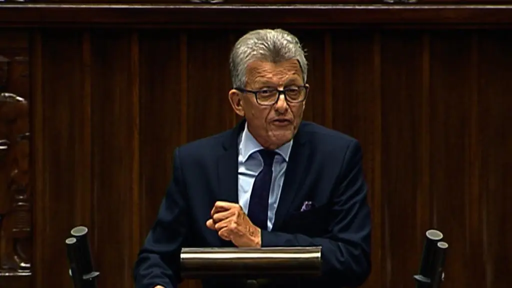 Opozycja: precz z komuną! Piotrowicz: te zniewagi to dla mnie wielki zaszczyt