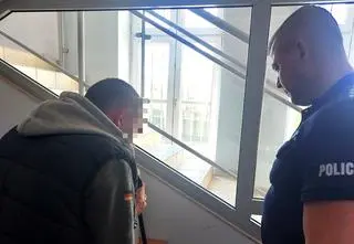 Wysiadł z auta, bełkotał i chwiał się. Kobiety zabrały mu kluczyki