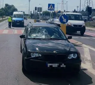 19-latka potrąciła bmw dwoje dzieci na pasach