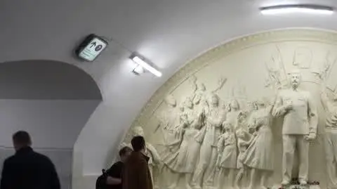 Stalin returns to Moscow