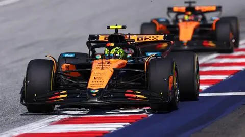 Podwójne zwycięstwo McLarena na domowym torze rywala