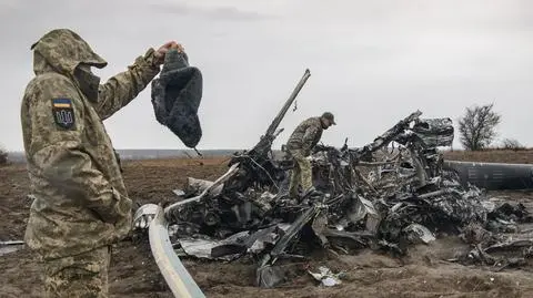 Wrak rosyjskiego śmigłowca w okolicach Makarowa [9.04.2022]