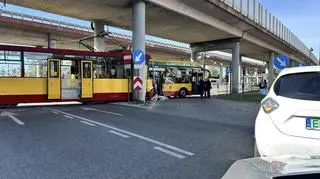 Zderzenie autobusu z tramwajem