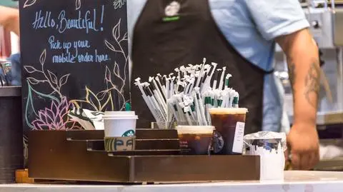 kawa kawiarnia - mariakray shutterstock_1411728929