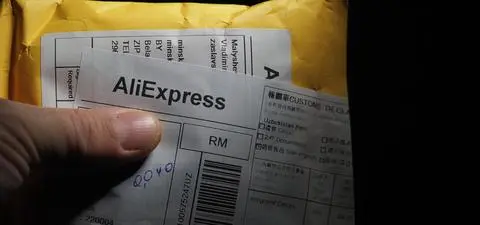 Unia walczy z zalewem tanich produktów z Chin. "Czasami odpady mają lepszy skład"