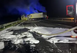 Pożar po wypadku na drodze krajowej. Jedna osoba nie żyje