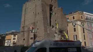 Akcja służb po zawaleniu się średniowiecznej wieży w Rzymie 