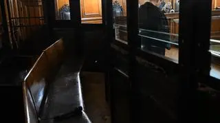 Wyrok Ryszarda J. Pusta ława oskarżonych na sali Sądu Okręgowego w Gdańsku