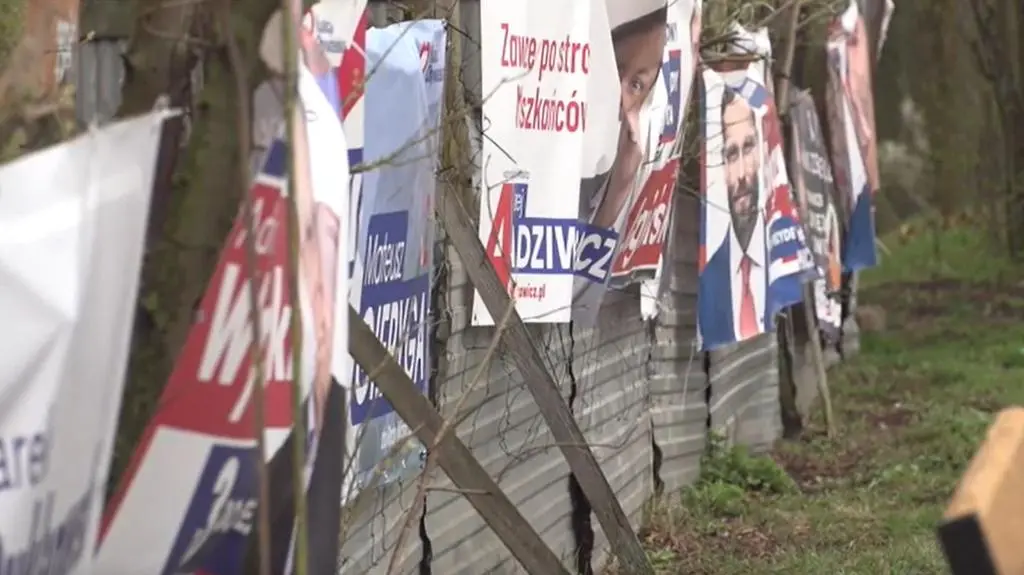 Miasta zasypane plakatami