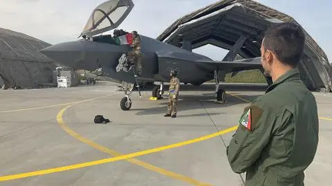 Włoski kontyngent z dwoma myśliwcami F-35A rozpoczyna misję w Polsce 