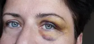 Kocha, lubi, szanuje. Bije, gwałci, morduje 