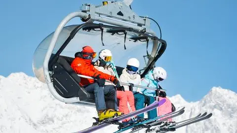 Kciuk narciarza, zawroty głowy i odwodnienie. Jak uniknąć kłopotów na wyjeździe, radzą lekarze