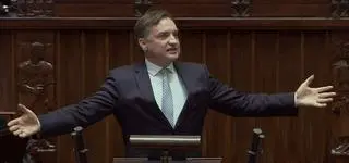 Krzyczał wtedy: liczę na was. Na co teraz liczy Ziobro?