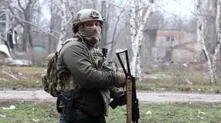 Gromią Rosjan w "strefie śmierci". Kim są Kurt i jego ludzie? 