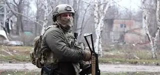 Gromią Rosjan w "strefie śmierci". Kim są Kurt i jego ludzie? 