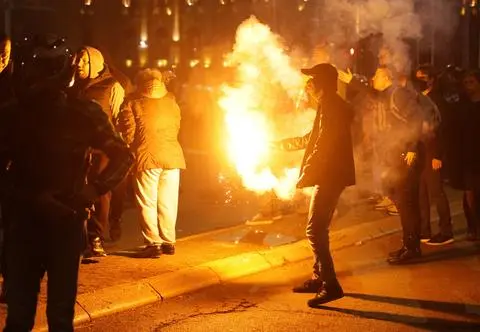 Głodówka matki przed parlamentem. Doszło do zamieszek