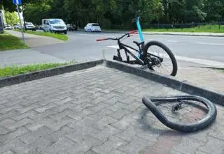 12-latek na rowerze wjechał pod koła ciężarówki