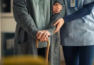 Bliscy osób z demencją chodzą od drzwi do drzwi. Zmiany coraz bliżej
