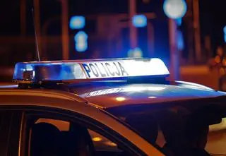 Pościg za pijanym kierowcą. Policjanci oddali strzały w opony