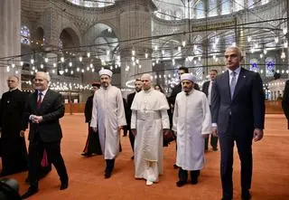 Papież Leon XIV w Błękitnym Meczecie. Uwagę przykuł pewien szczegół