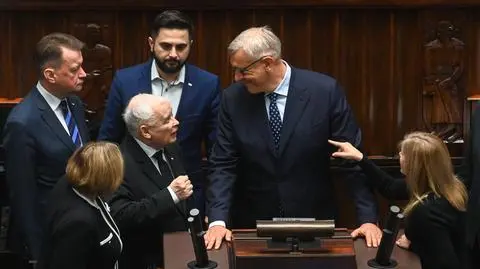 Jarosław Kaczyński i Roman Giertych na mównicy