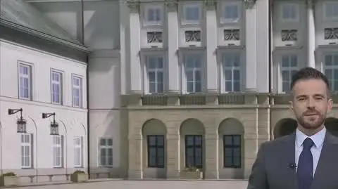 lukasz przed palacem