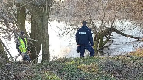 Wojskowy śmigłowiec dołączył do poszukiwań 36-latki, która wpadła do rzeki