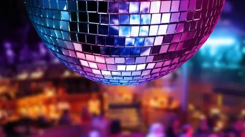 Zorganizował dyskotekę na ponad 30 osób. Grozi mu osiem lat więzienia