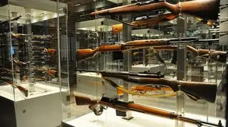 Broń prezentowaną na wystawie przekazał muzeum były żołnierz AK