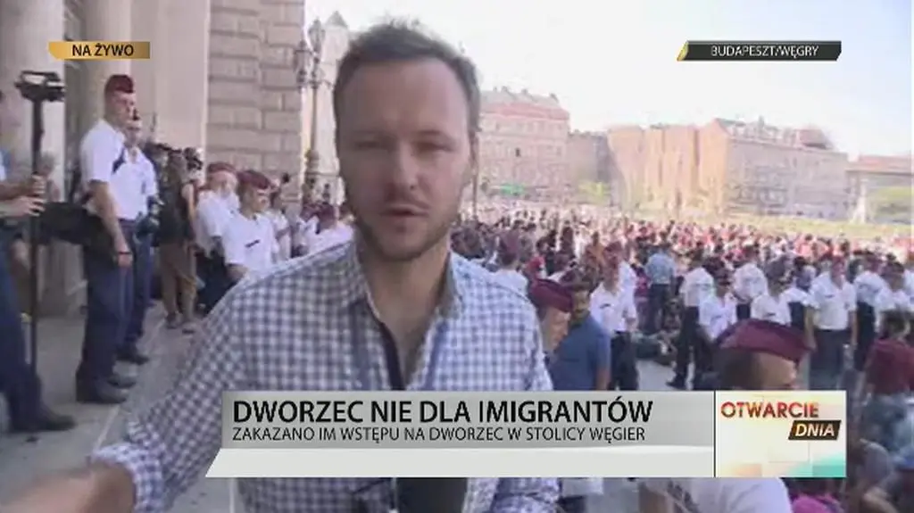Wysłannik TVN24 przed zamkniętym dworcem w Budapeszcie