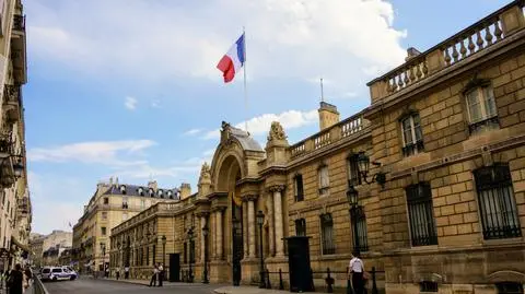 Odszedł minister oskarżany o gwałt. Francja zmienia rząd  