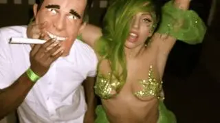 Lady GaGa i jej przyjaciel przebrany za Mitta Romneya