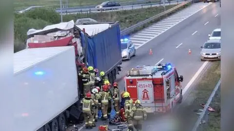 Zderzenie ciężarówek na autostradzie A2