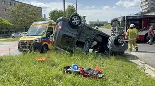 Samochód dachował w Opolu