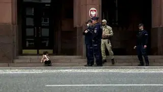 Dziewczynka z Afganistanu przed MSZ